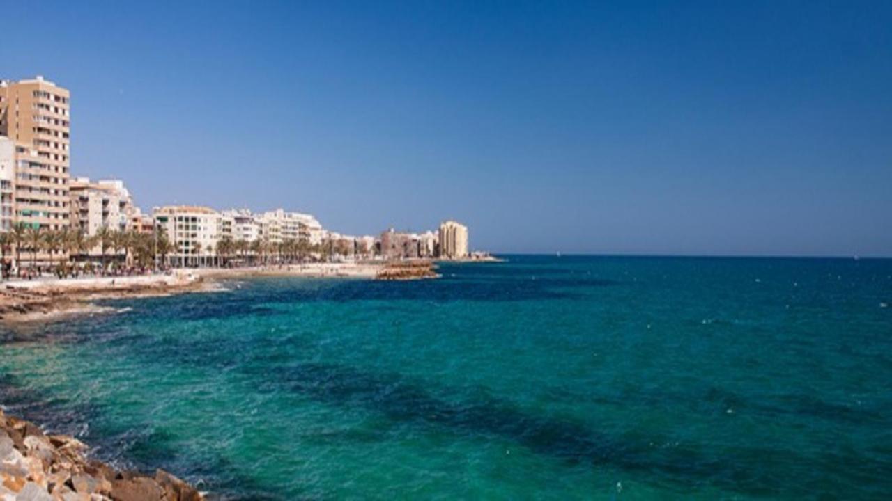 Residencial Albatro II Lägenhet Torrevieja Exteriör bild